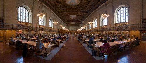 Una vista panormica de la Sala de Lectura Rose principal, orientado al sur.