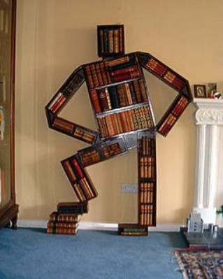 Hombre libreria.jpg