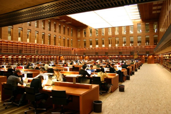 Saxon State library in Dresden, Alemania.bmp